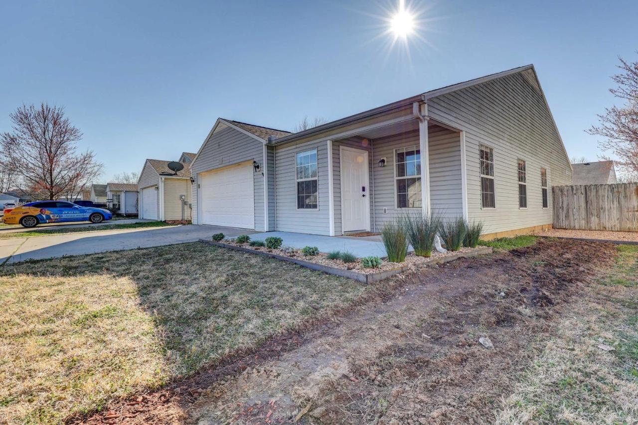 Chic Bentonville Home With Patio And Fire Pit! المظهر الخارجي الصورة