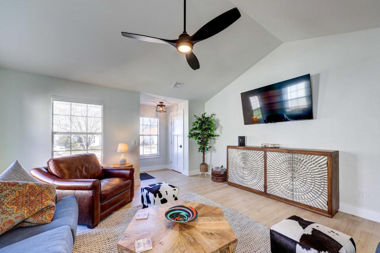 Chic Bentonville Home With Patio And Fire Pit! المظهر الخارجي الصورة