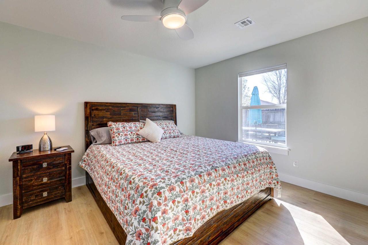Chic Bentonville Home With Patio And Fire Pit! المظهر الخارجي الصورة